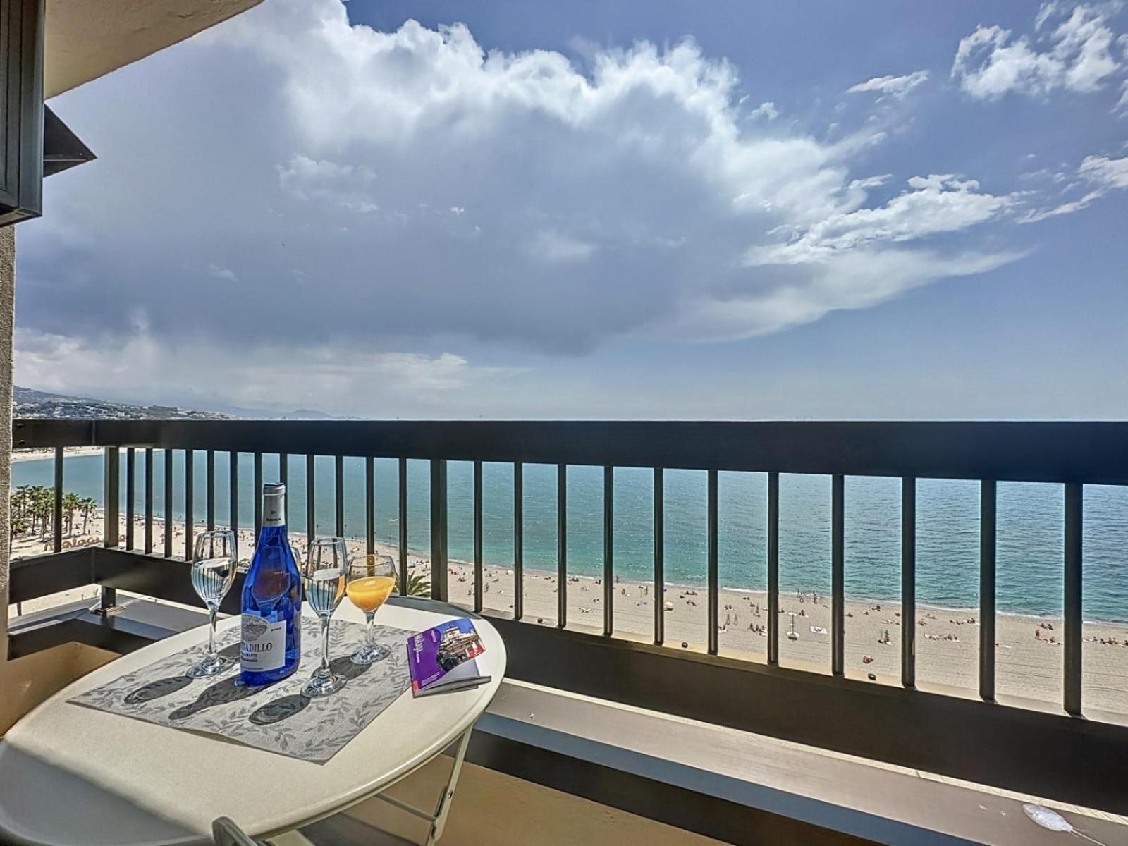 Apartamento Espectaculares Vistas al mar Playa Malagueta Málaga Exterior foto